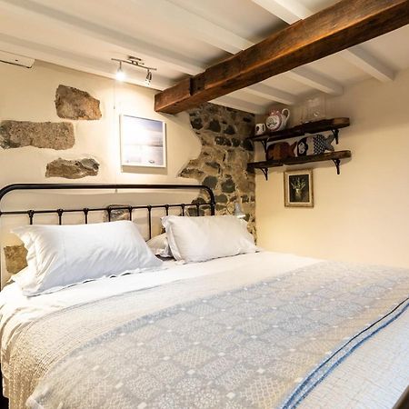 Bwthyn Capten - A Charming Cottage For Up To 6 Ньюпорт Экстерьер фото
