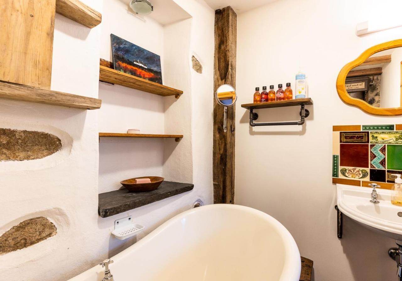 Bwthyn Capten - A Charming Cottage For Up To 6 Ньюпорт Экстерьер фото