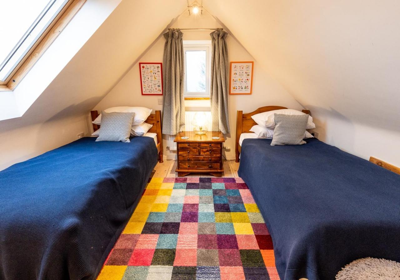 Bwthyn Capten - A Charming Cottage For Up To 6 Ньюпорт Экстерьер фото