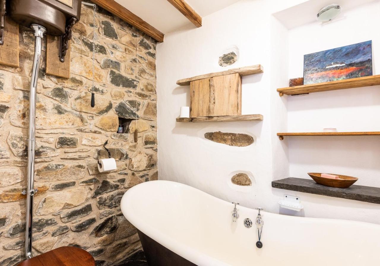 Bwthyn Capten - A Charming Cottage For Up To 6 Ньюпорт Экстерьер фото
