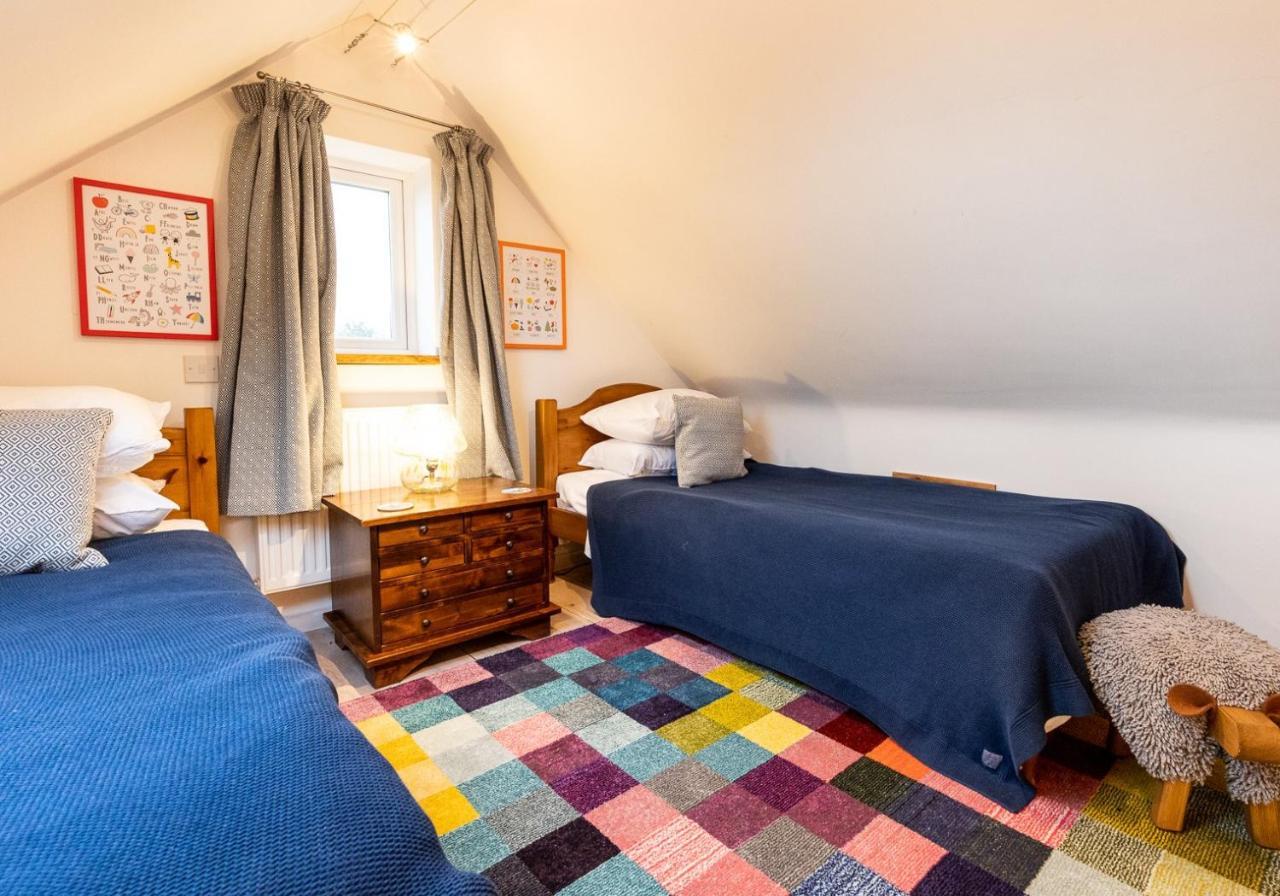 Bwthyn Capten - A Charming Cottage For Up To 6 Ньюпорт Экстерьер фото